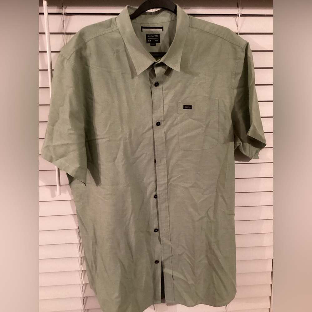 RVCA XXL SLIM FIT GREEN BUTTON UP SHORT SLEEVE